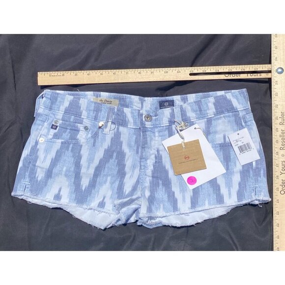 AG Adriano Goldschmied The Daisy Low Rise Short Size 30 - Picture 2 of 5